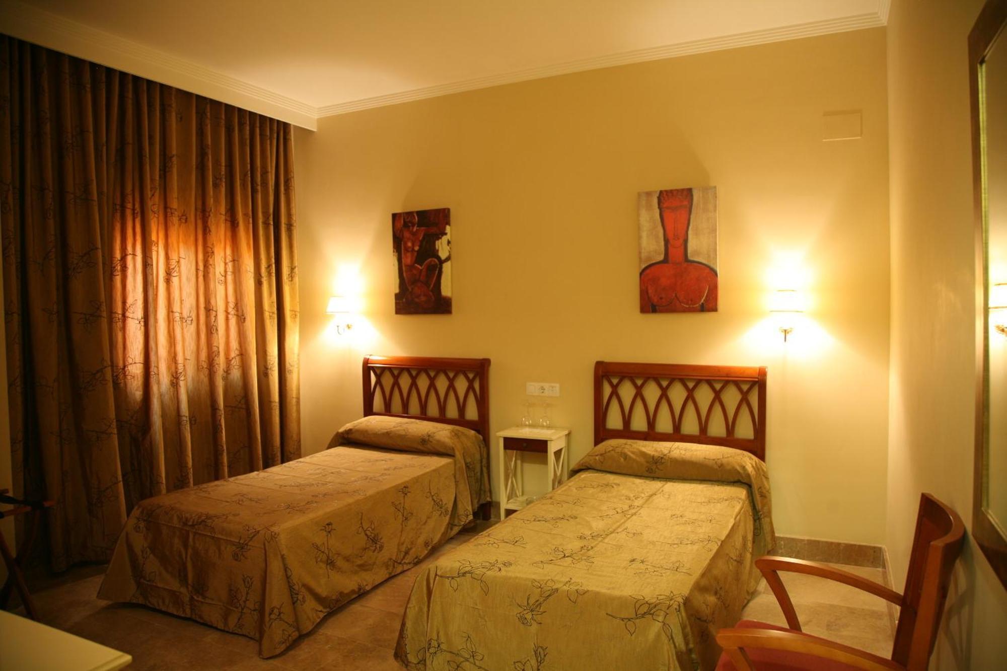 Hotel Torre del Oro La Rinconada Esterno foto