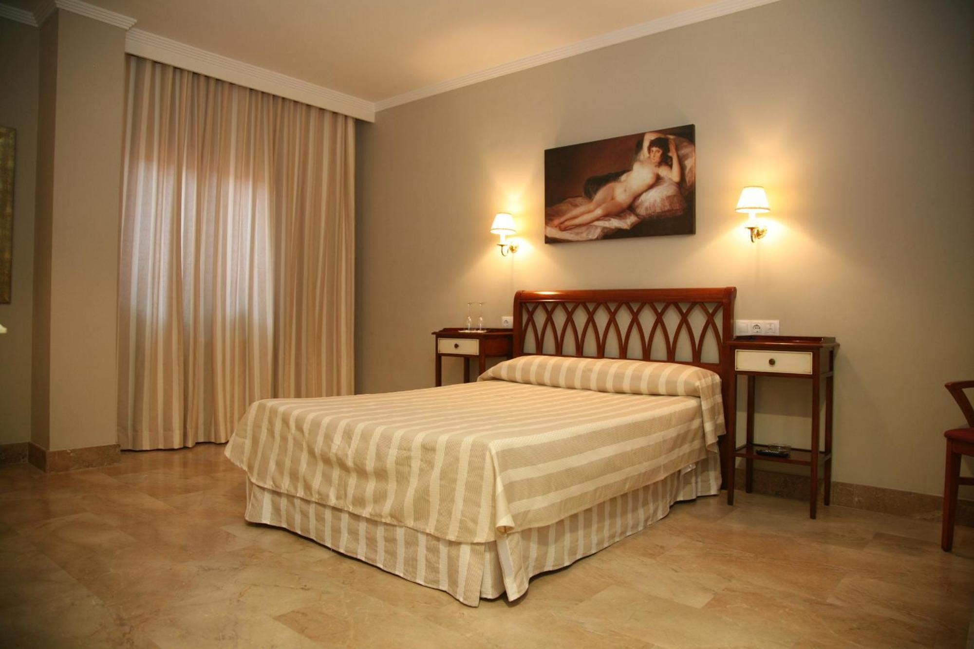 Hotel Torre del Oro La Rinconada Esterno foto