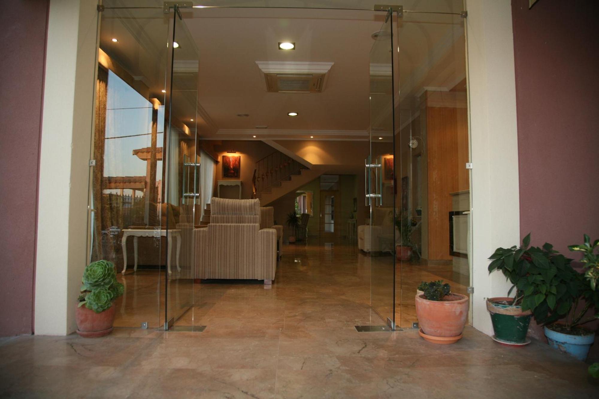 Hotel Torre del Oro La Rinconada Esterno foto